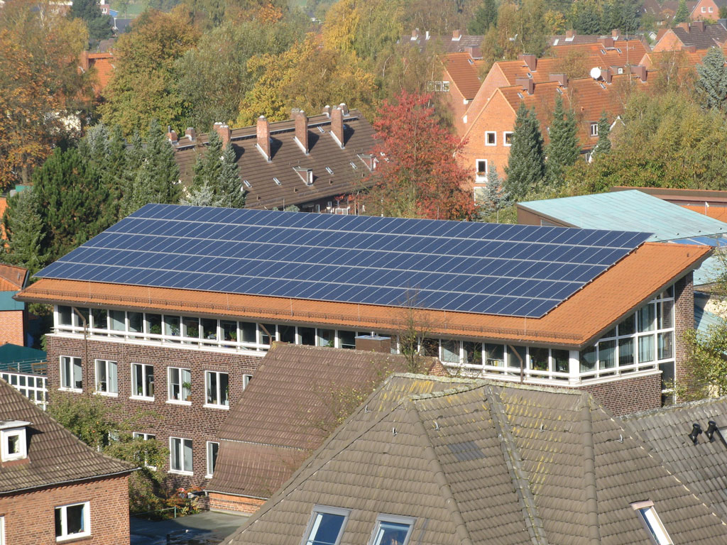 Photovoltaikanlage mit 34,00 kWp auf dem Dach des Rathauses in Kronshagen